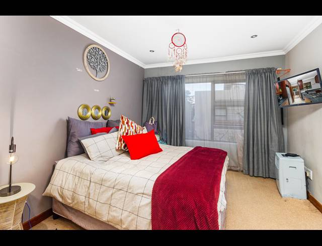 2 BEDROOM SECTIONAL TITLE FOR SALE IN BLACKHEATH